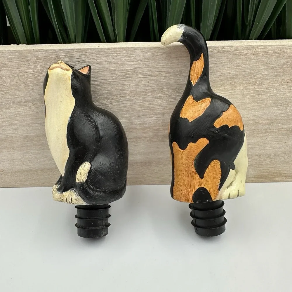 Set of 2 Whimsical CAT Shaped‎ Resin Wine Bottle Stoppers Toppers